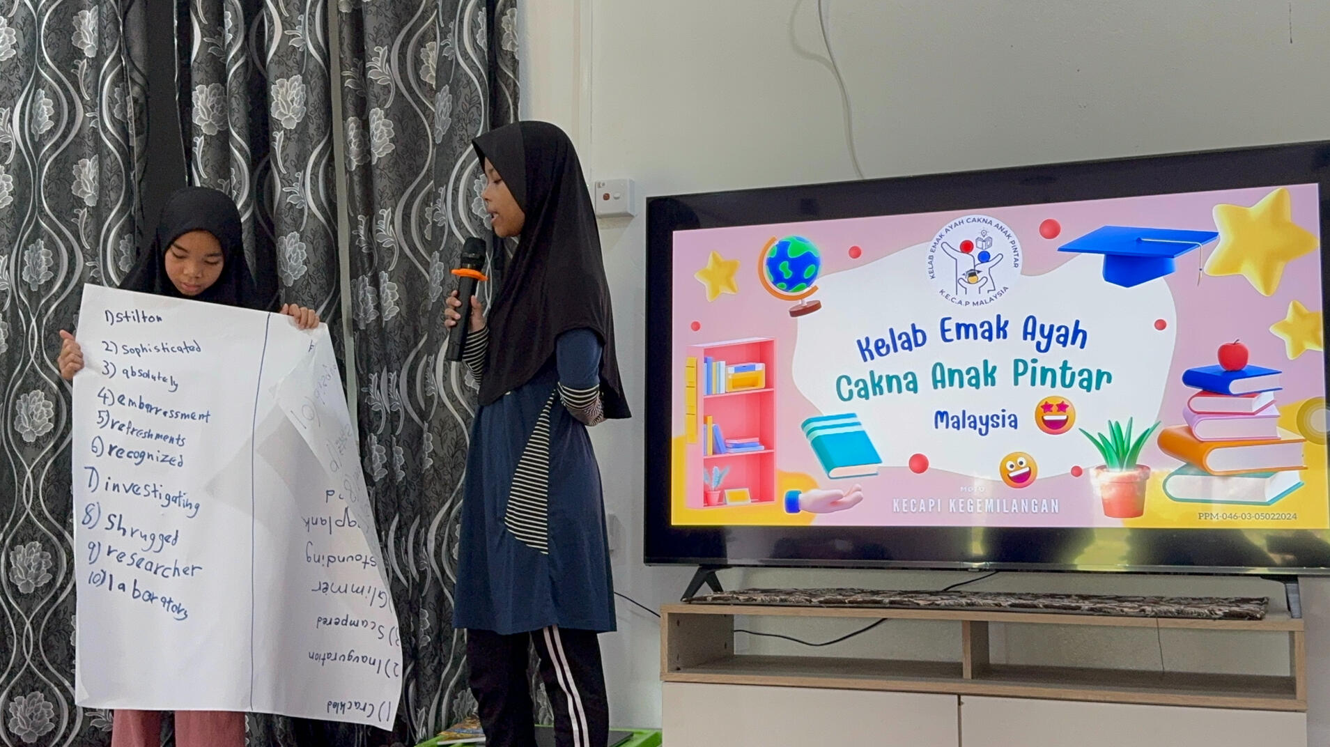 Kata-kata semangat untuk anak-anak. Anak-anak sedang membuat perbentangan untuk 3M dan STEAM, kelab emak ayah cakna anak pintar (KECAP) Malaysia Rohimah Mohamud